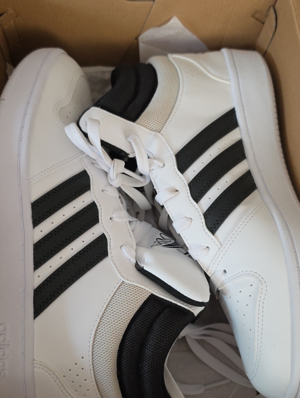NIB adidas White and Black Sneakers Hoops Mid Classic Size 9.5 Women 10.5 Basket